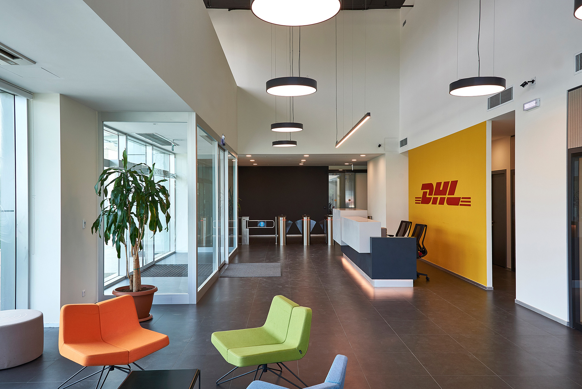 dhl12